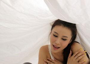 床上大战视频在线观看,揭秘床上大战视频的在线观看热潮  第2张